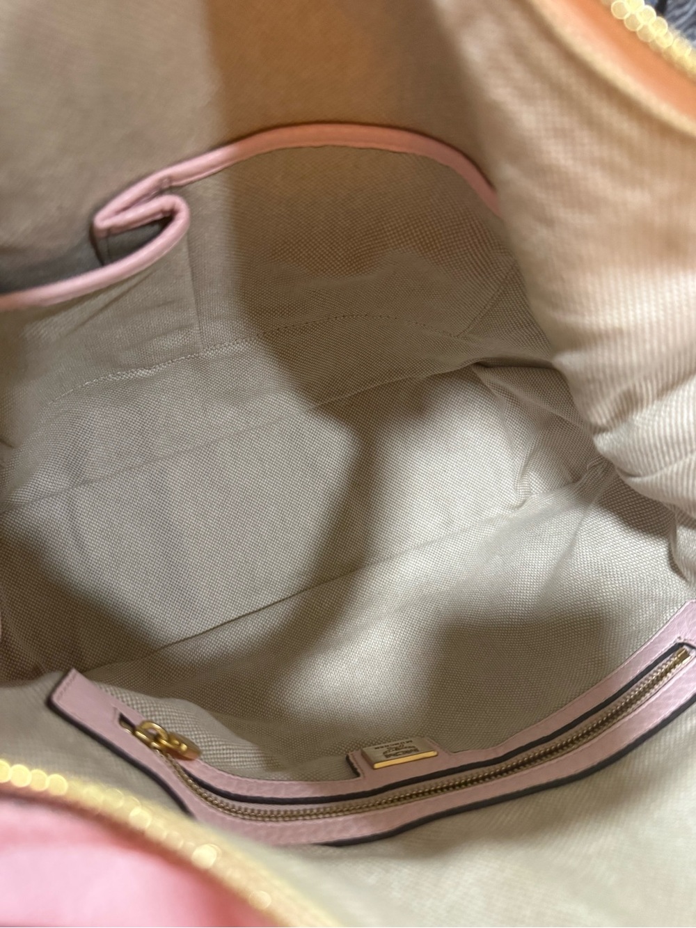 MCM Blush Pink Pebbled Leather Hobo Crossbody Bag Gold Hardware Dust Bag - Picture 15 of 16